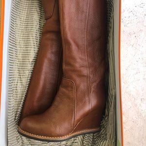 Kate spade boots in luggage